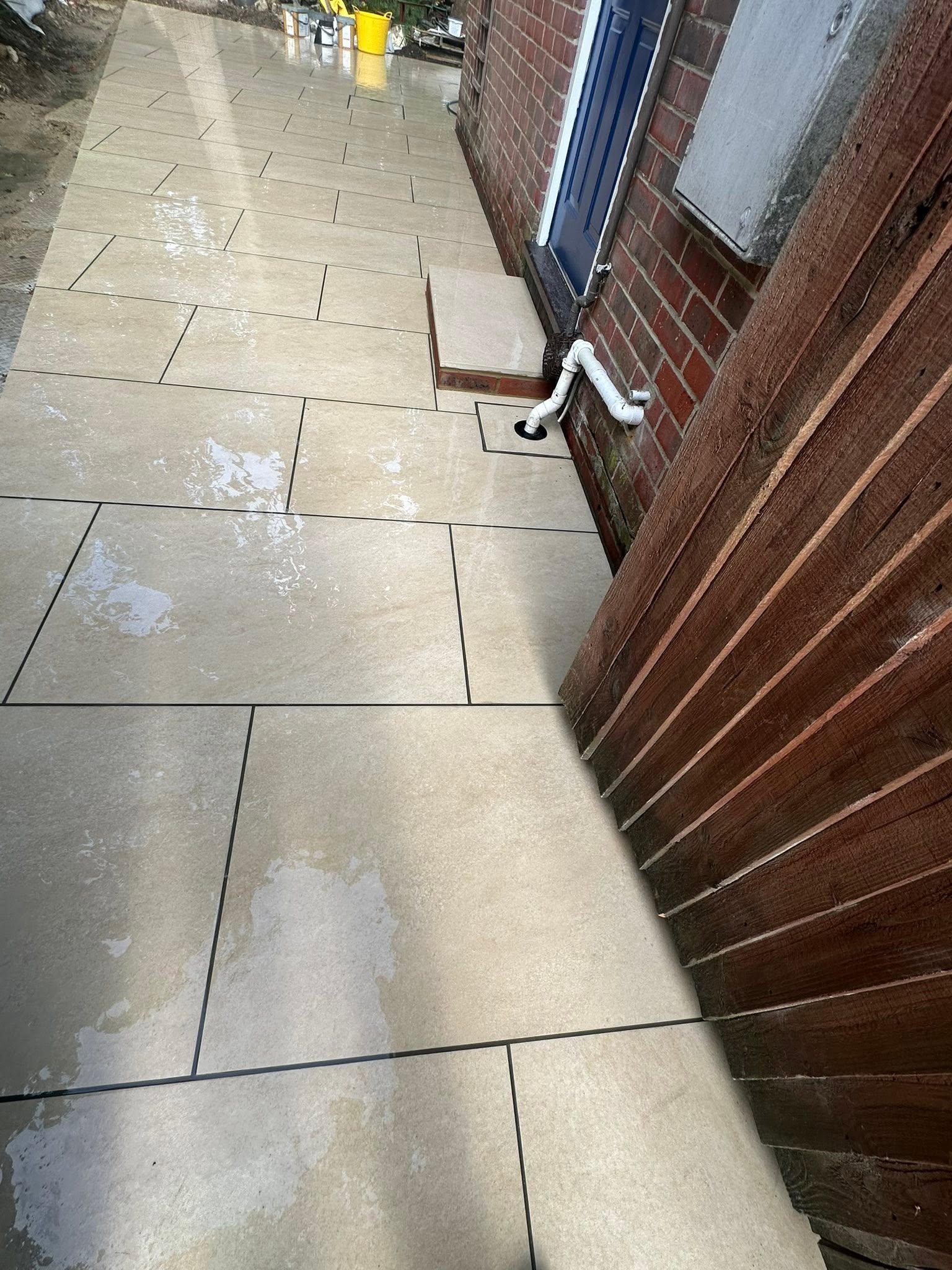 Side path finished with porcelain tiles